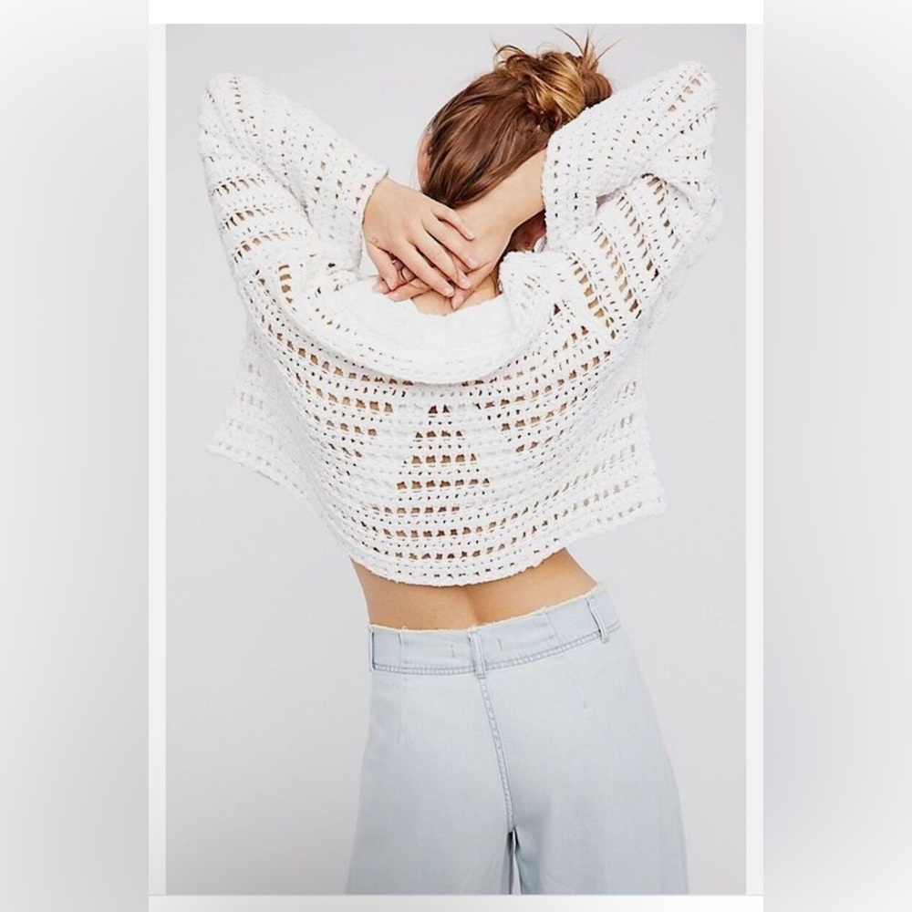 Free People cropped crochet bell-sleeved summer white open knit  sweater size sm